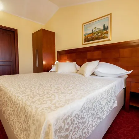 Riva 4*