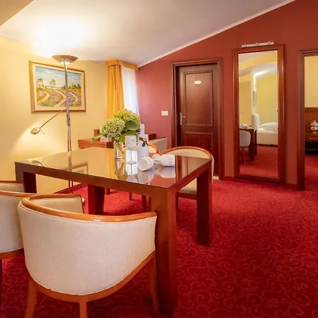 Riva 4*