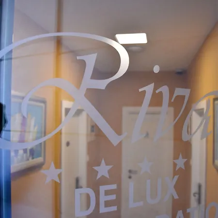 לינה וארוחת בוקר Riva מאקרסקה