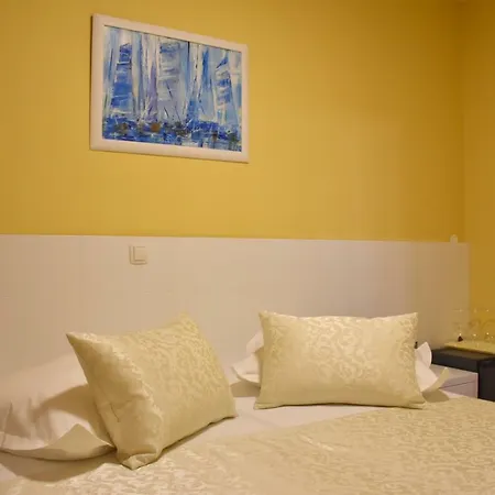 לינה וארוחת בוקר Riva