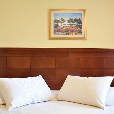 לינה וארוחת בוקר Riva