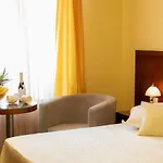 Riva 4*