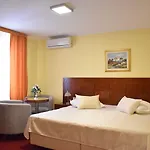 Riva Frühstückspension 4*