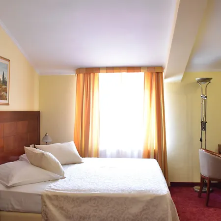 Riva 4* Μακάρσκα