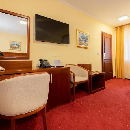 Riva 4*