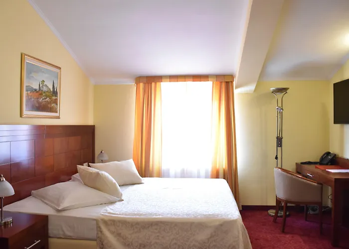 Riva 4* Μακάρσκα